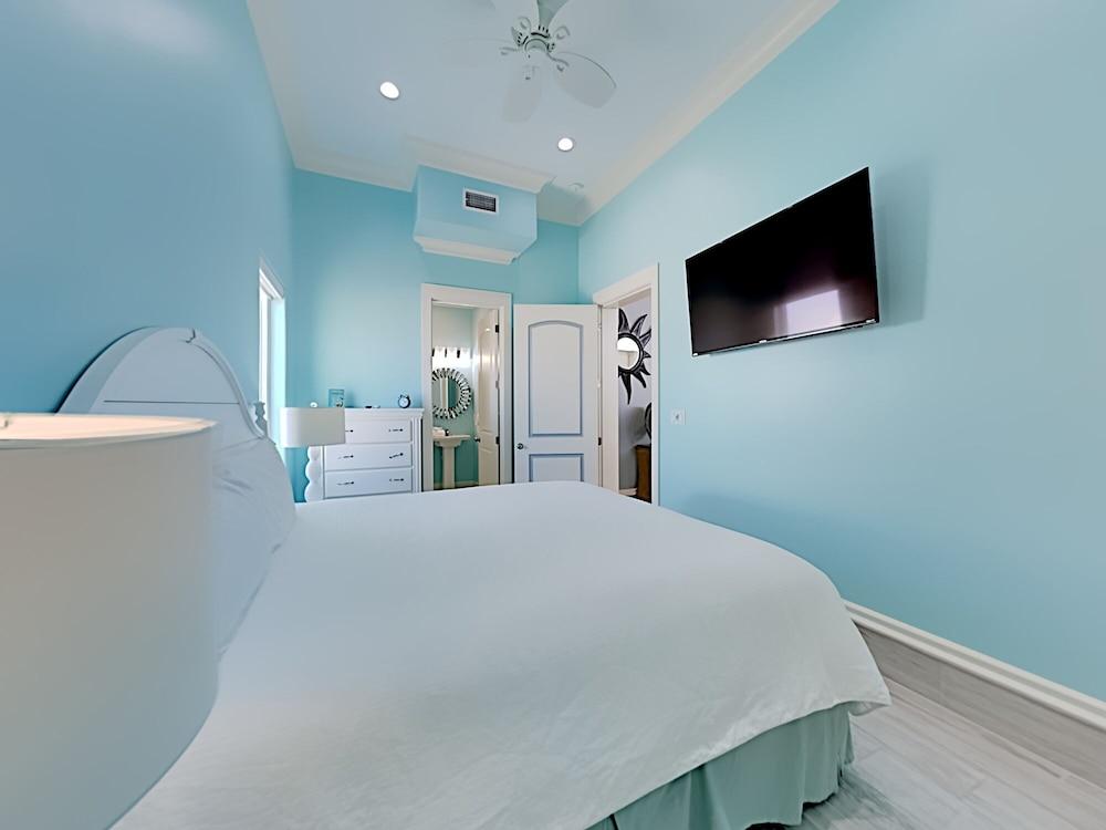 Mural Manor on Ponce by Southern Vacation Rentals