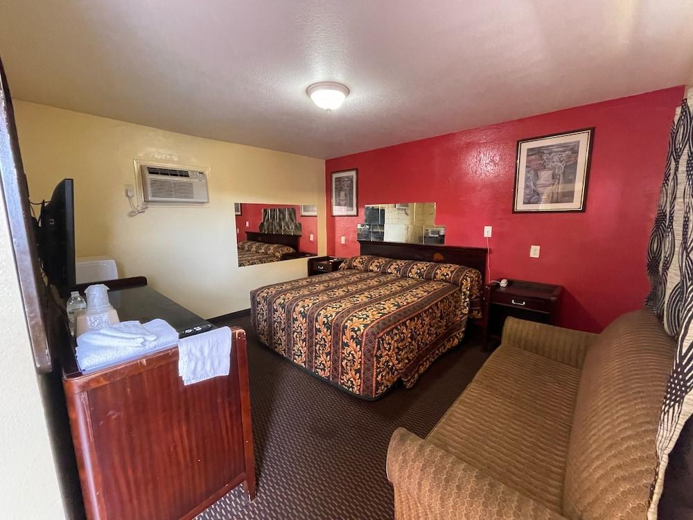 Royal Palms Motel & RV Park