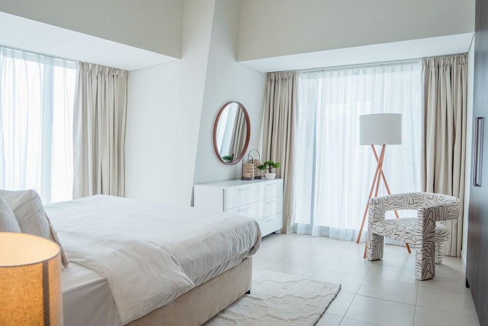 Nasma Luxury Stays - Cayan Tower