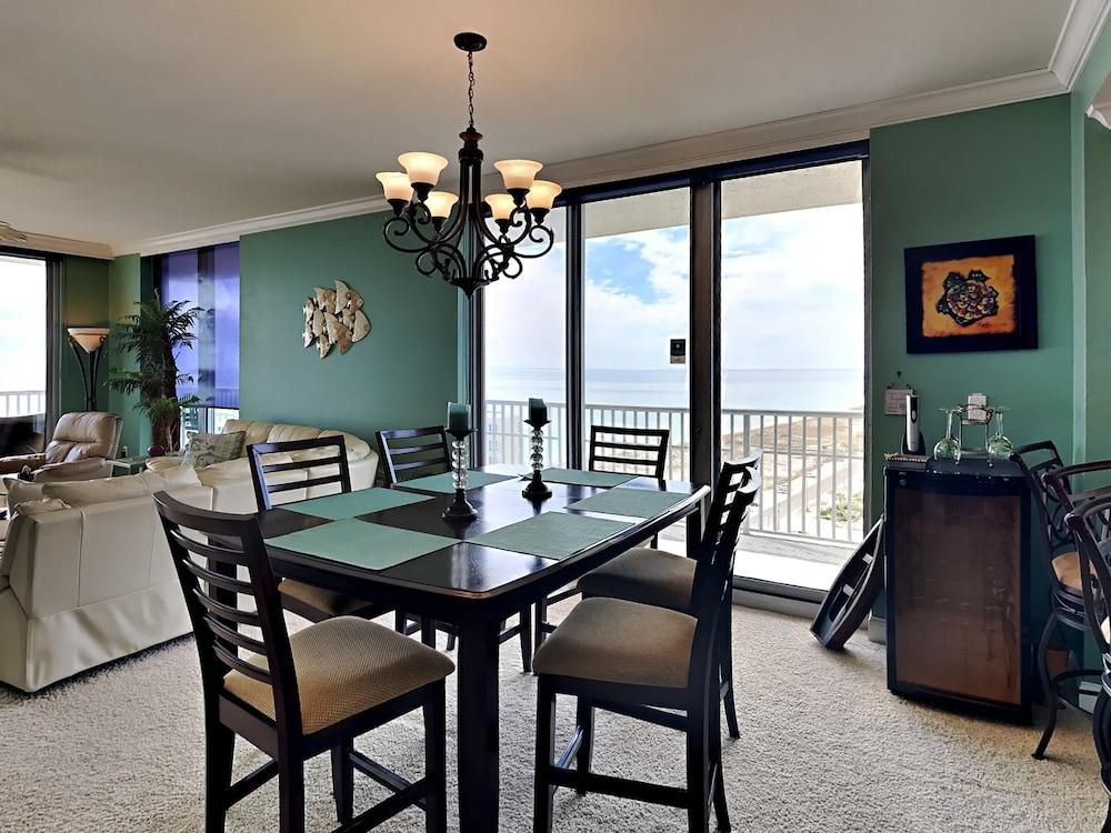 Emerald Dolphin by Southern Vacation Rentals