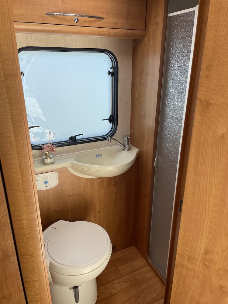 Captivating 2 bed Motorhome in Wareham