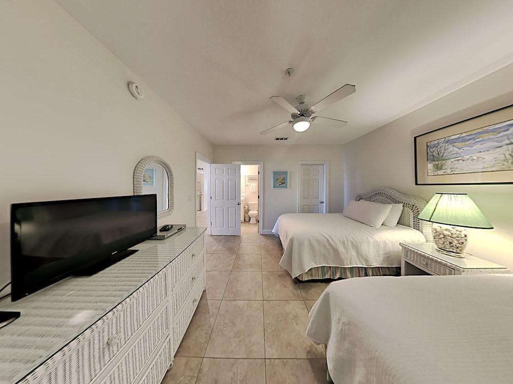 Pavilion Palms by Southern Vacation Rentals