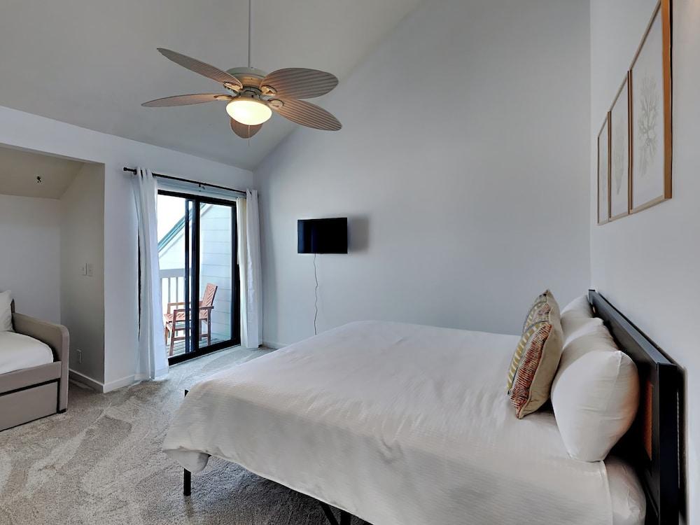 Solana Shores by Southern Vacation Rentals