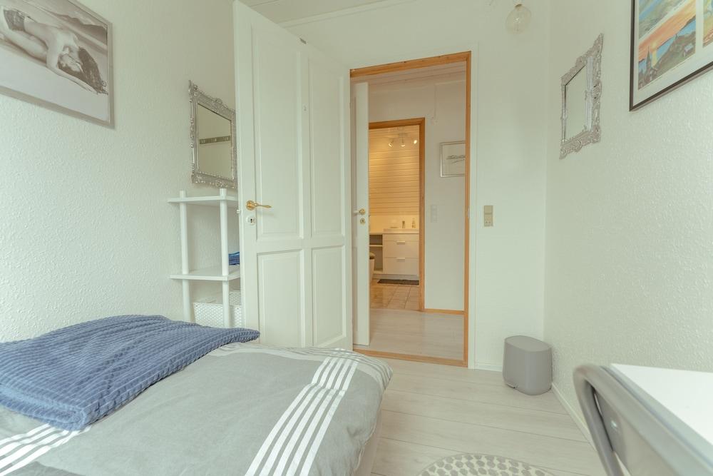 Great 3 BR Loft Apt - Views-Free Parking