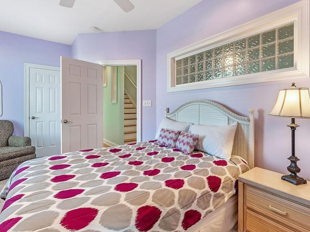 Wit's End by Southern Vacation Rentals