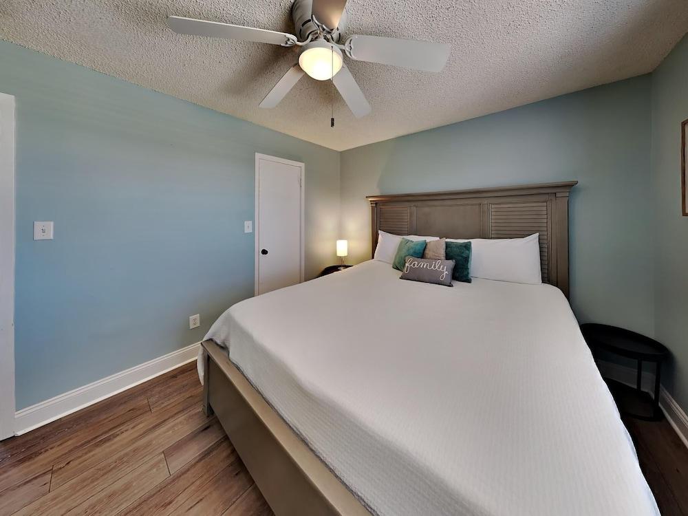 Villas on the Gulf Breeze by Southern Vacation Rentals
