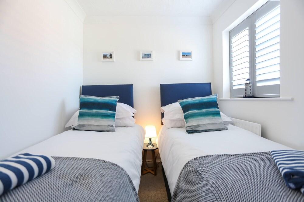 Seascape - 4 bed Home in Bracklesham Bay