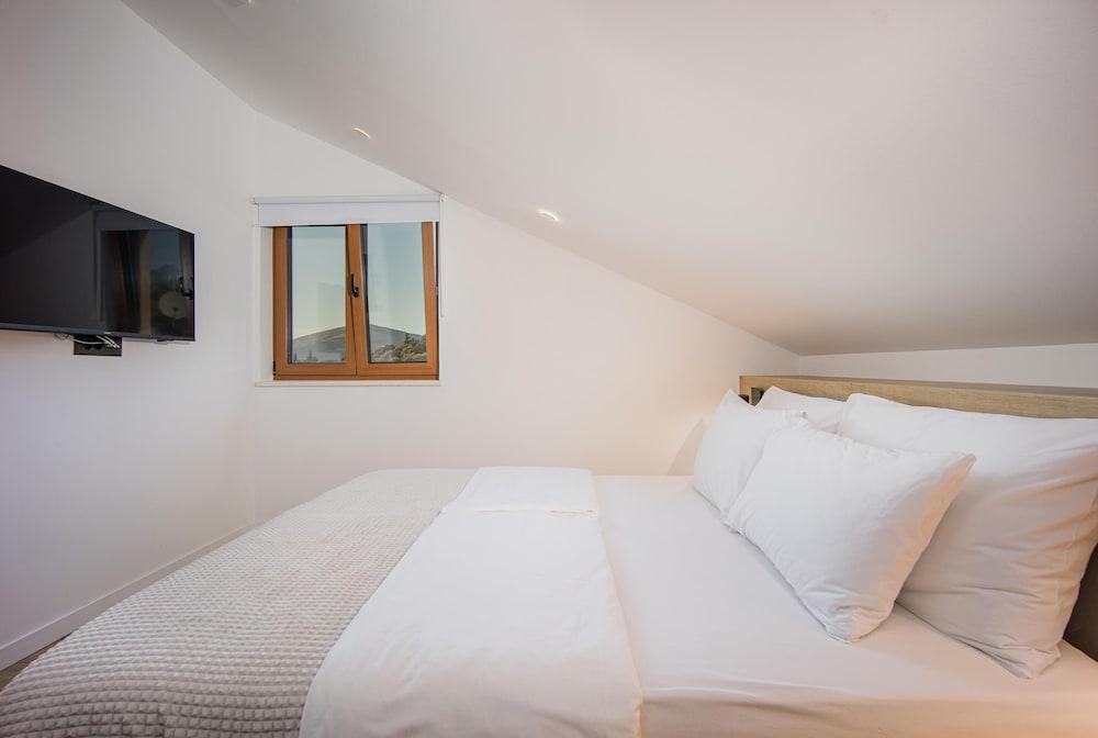 Oleander Urban Suites