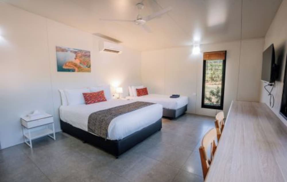 Discovery Resorts- Lake Argyle