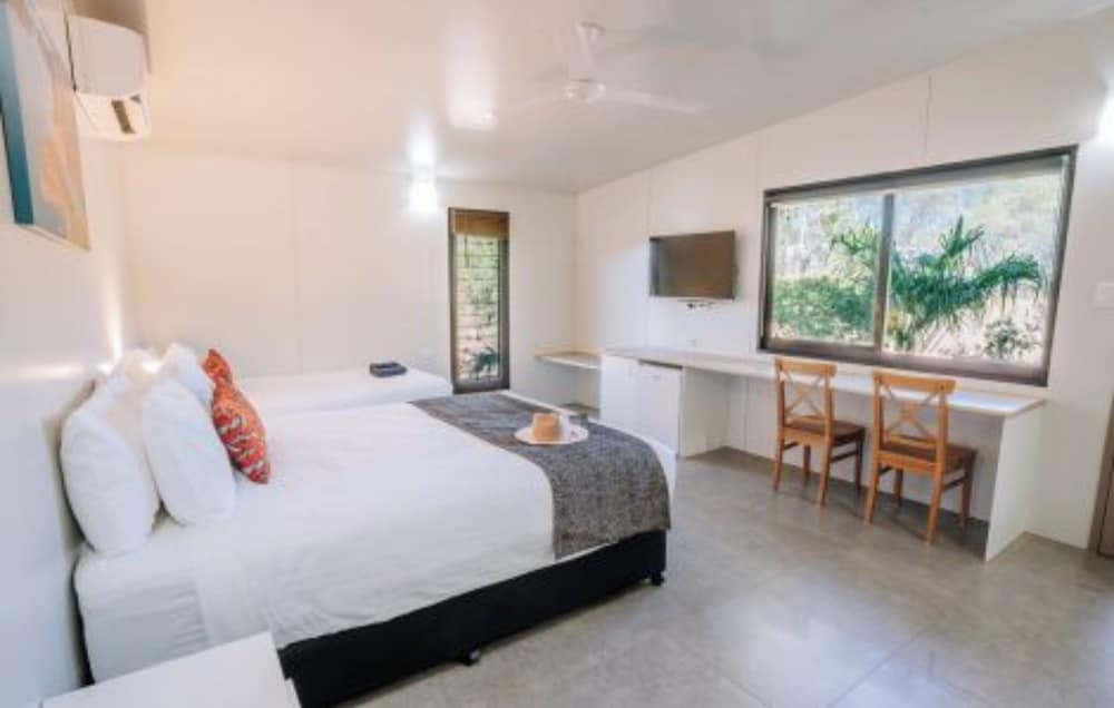 Discovery Resorts- Lake Argyle