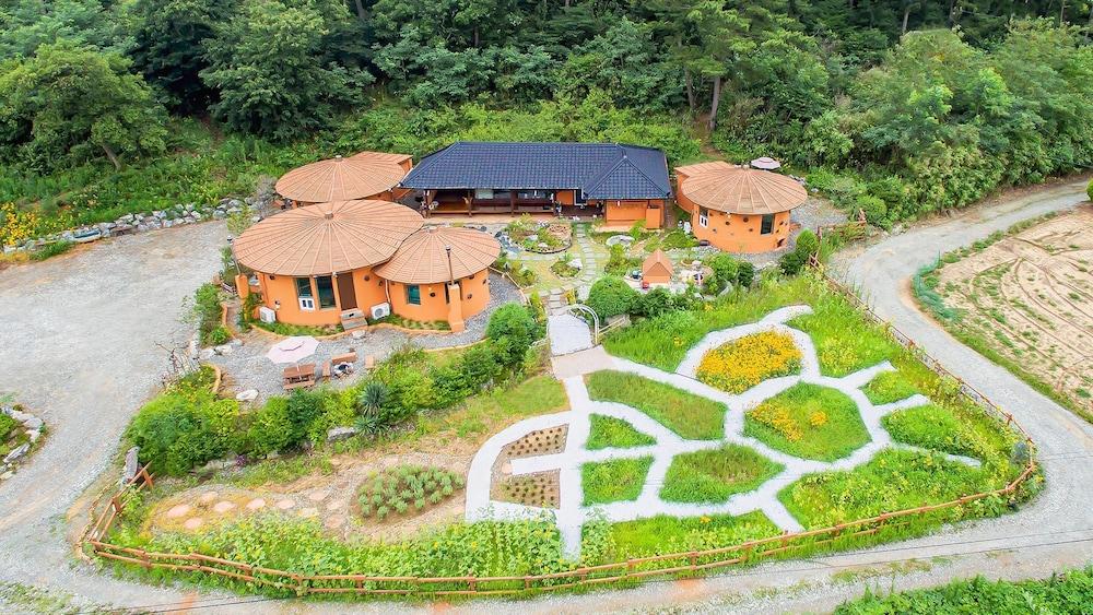 Taean Todamgil Pension