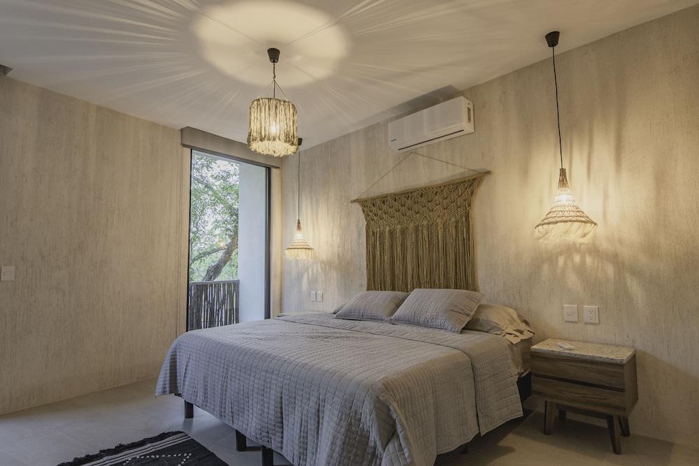 Tanik Tulum By Lockey