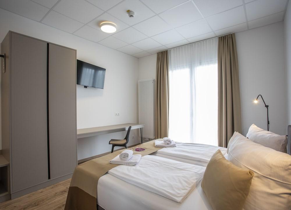 B Home Apart Hotel by Alpha