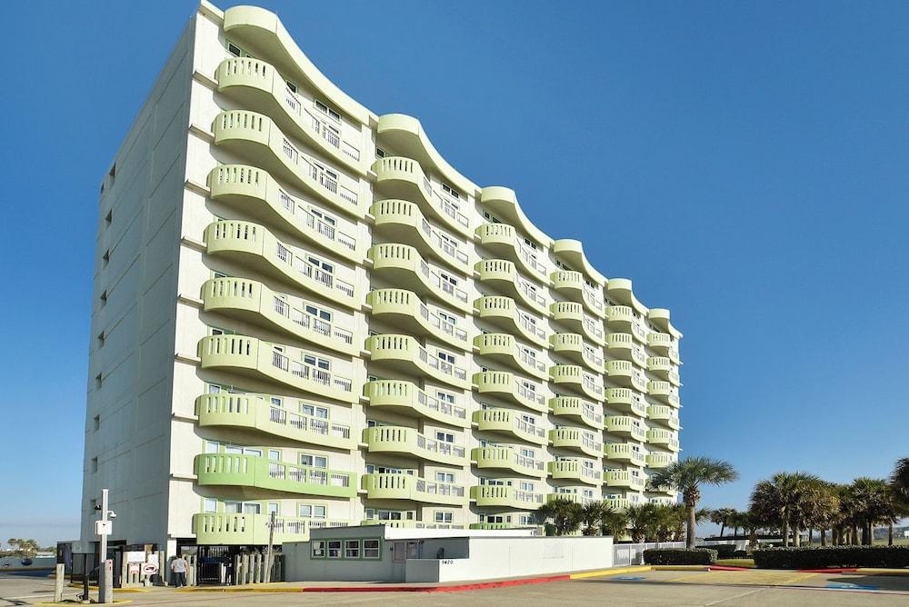 Penthouse Please! by Ryson Vacation Rentals