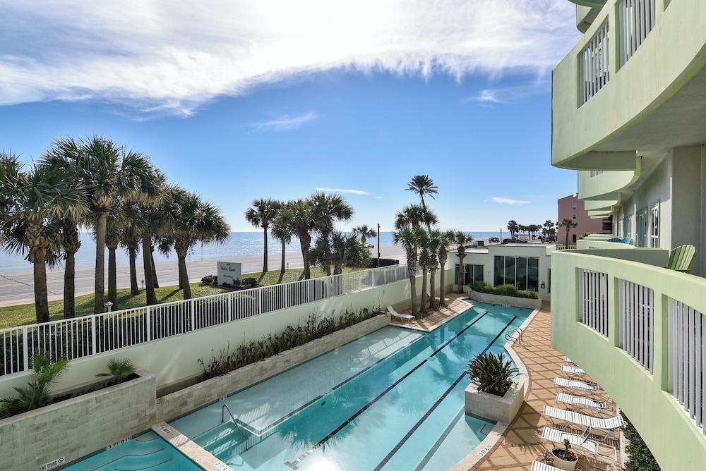 Penthouse Please! by Ryson Vacation Rentals