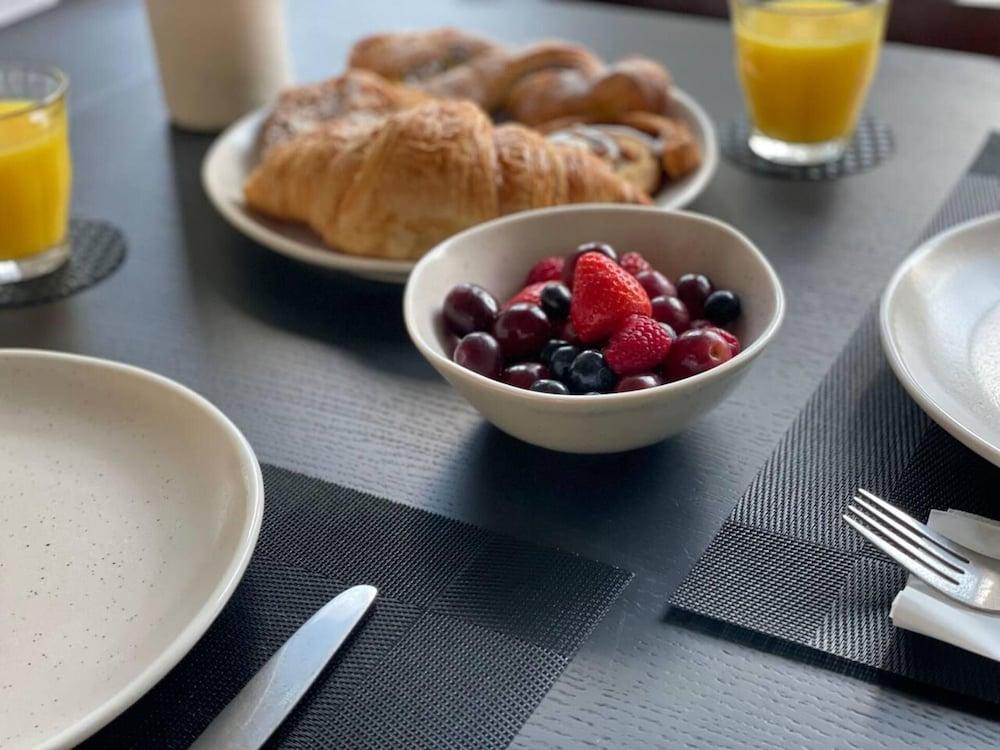 Design led Duplex Apartment in Buzzing Queens Park