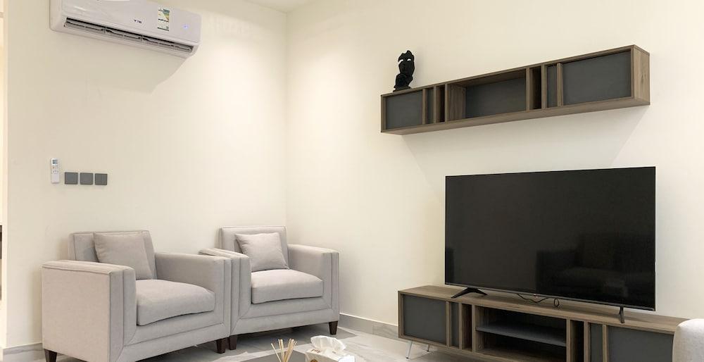 Kease D12 Al Qirwan Apartment