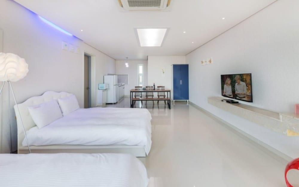 Gyeongju Starry Pool Villa