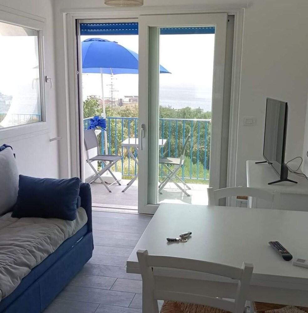 Orion Flat Just A Few Steps From The Sea