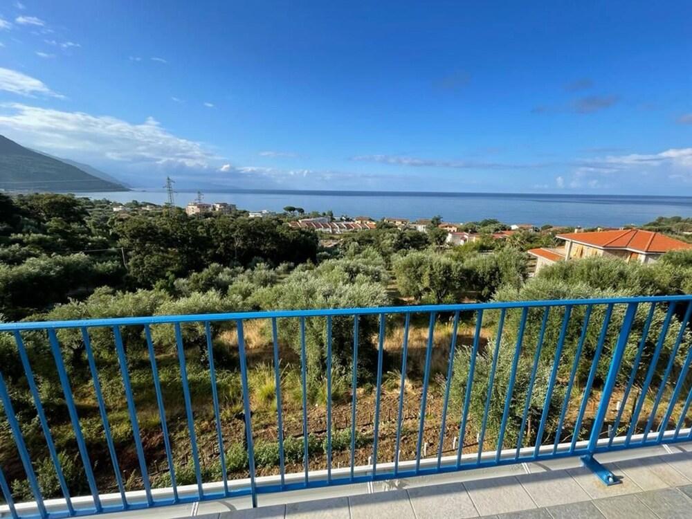 Orion Flat Just A Few Steps From The Sea