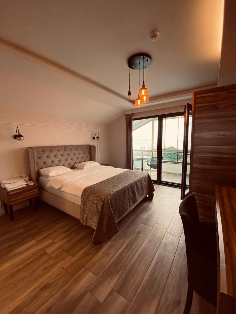 Antigonia Butik Otel