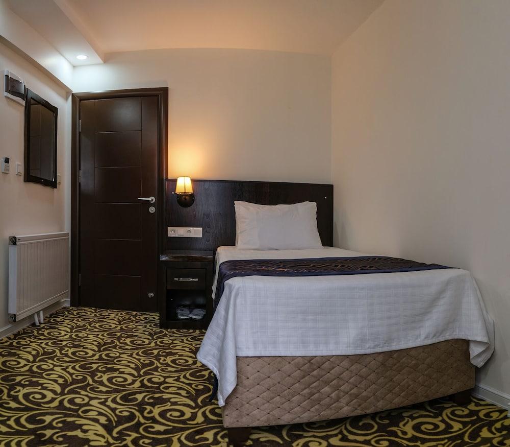 Çınar Han Otel ve Cafe