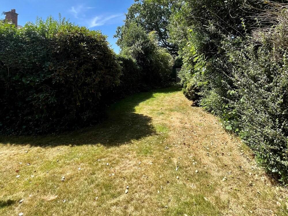 Character 1 Bedroom House With Parking