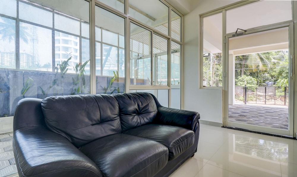 Itsy Hotels Ushodaya Royal Residency