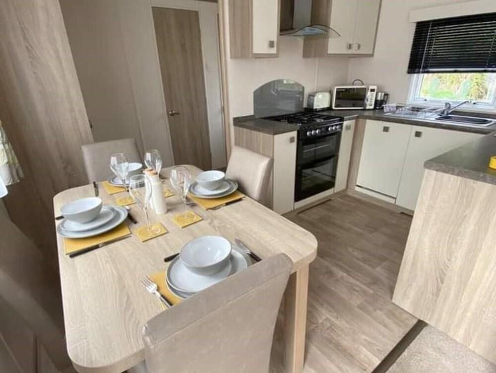 Impeccable 3-bed Cabin in Tattershall, UK