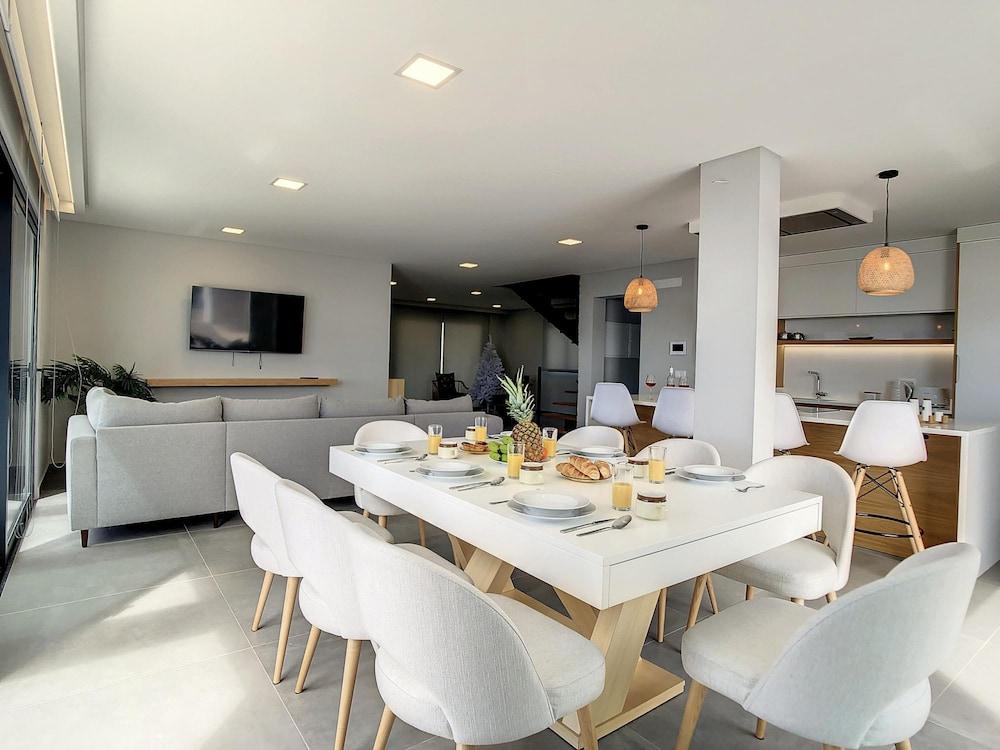 Villa de la Ponte by Atlantic Holiday