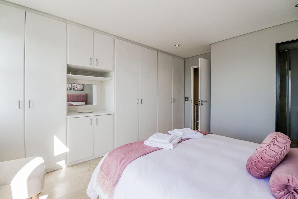 Loader Street Studios 5 by CTHA