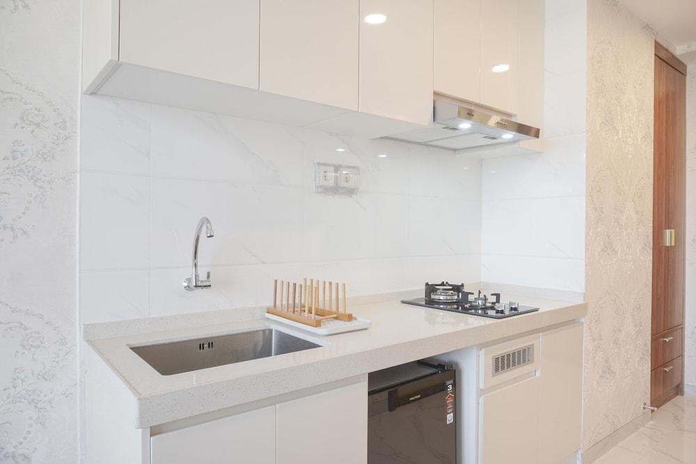 Warm And Cozy Stay Studio Apartment At Sky House Bsd