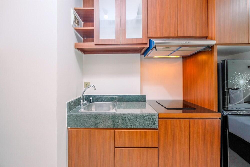 Fancy And Nice Studio Apartment At Transpark Cibubur
