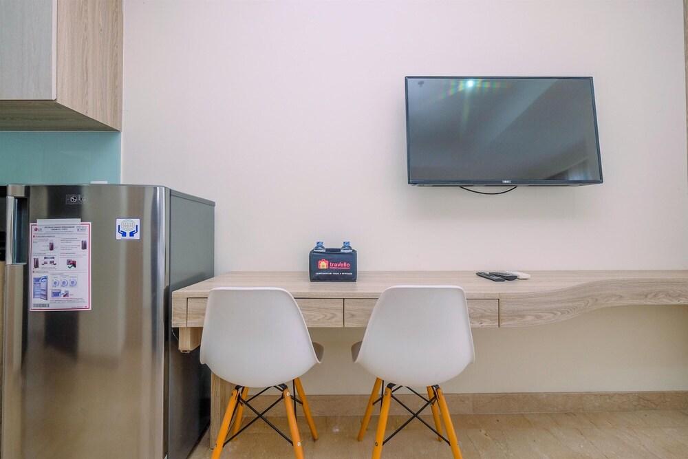 Nice And Strategic Studio At Menteng Park Apartment