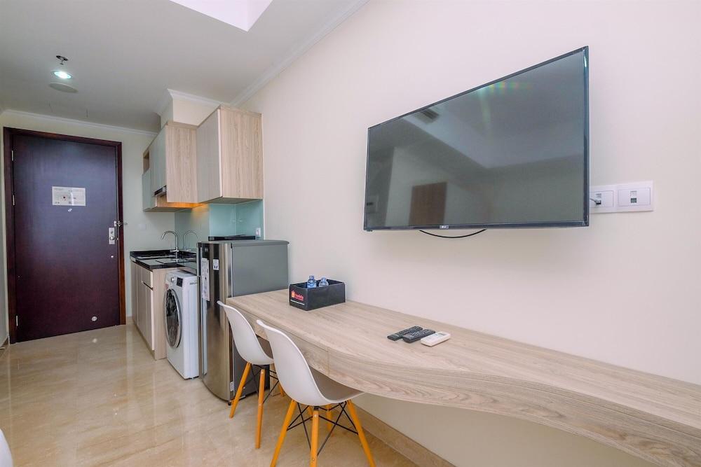 Nice And Strategic Studio At Menteng Park Apartment