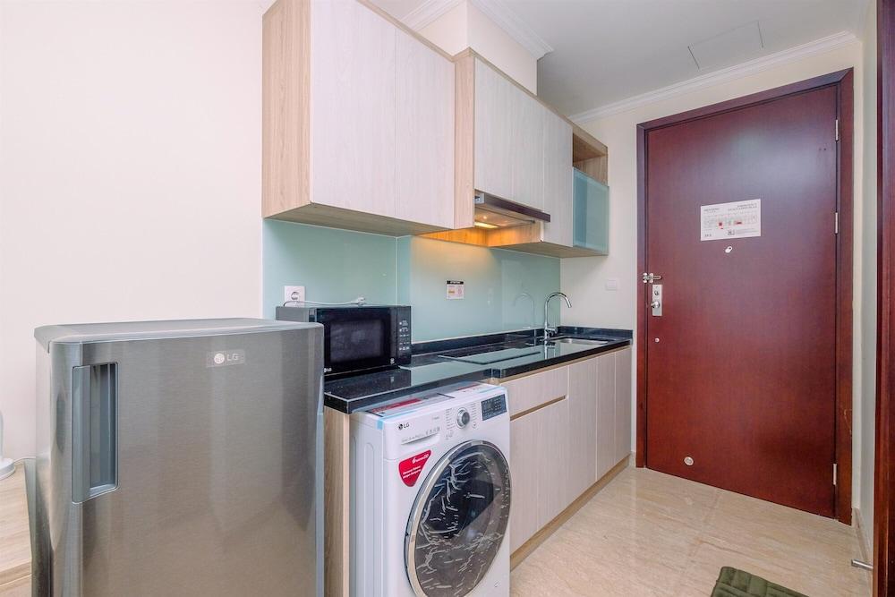 Nice And Cozy Studio At Menteng Park Apartment