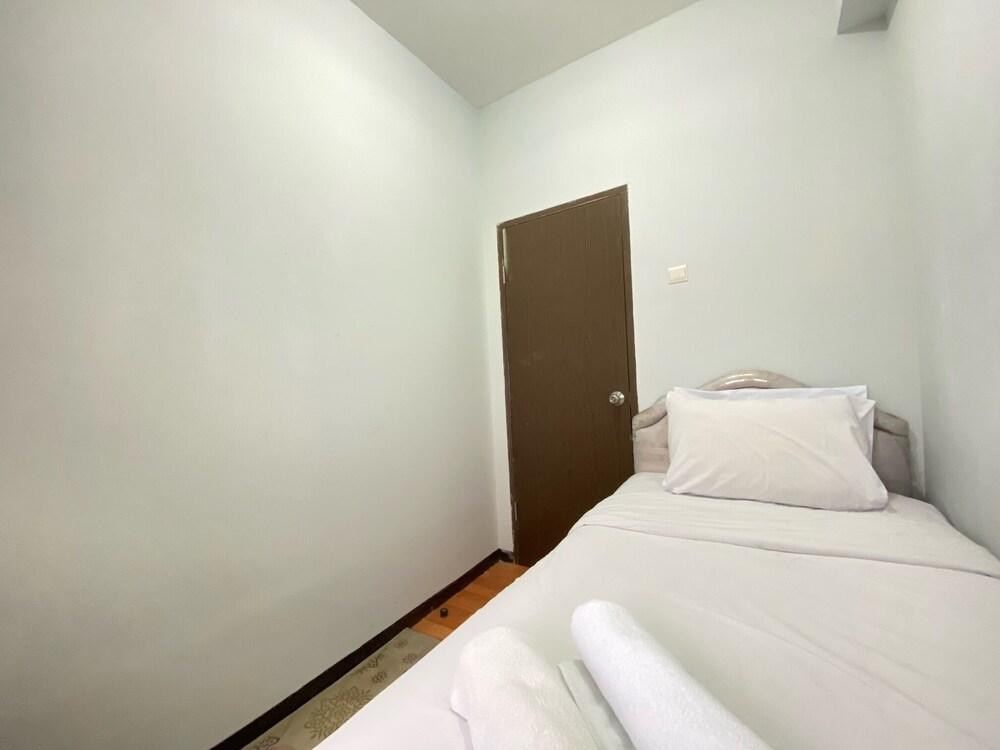 Comfy 2Br Apartment At Suites @Metro