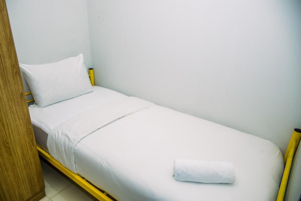 Fancy And Nice 2Br At Serpong Greenview Apartment