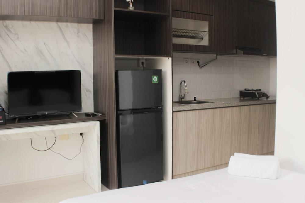 Nice And Comfy Studio West Vista Apartment