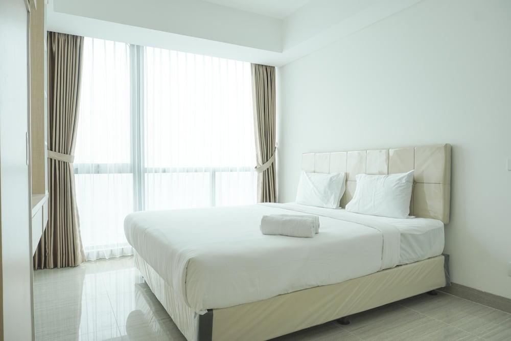 Spacious And Nice 2Br At Hillcrest House Apartment