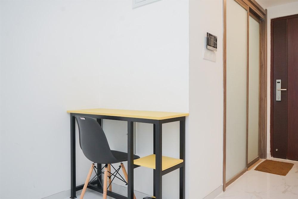 Elegant And Comfortable Studio Apartment Sky House Bsd