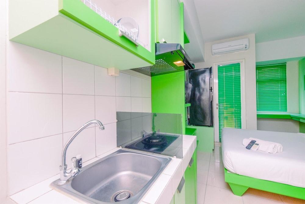 Fancy And Nice Studio Room At Springlake Summarecon Bekasi Apartment