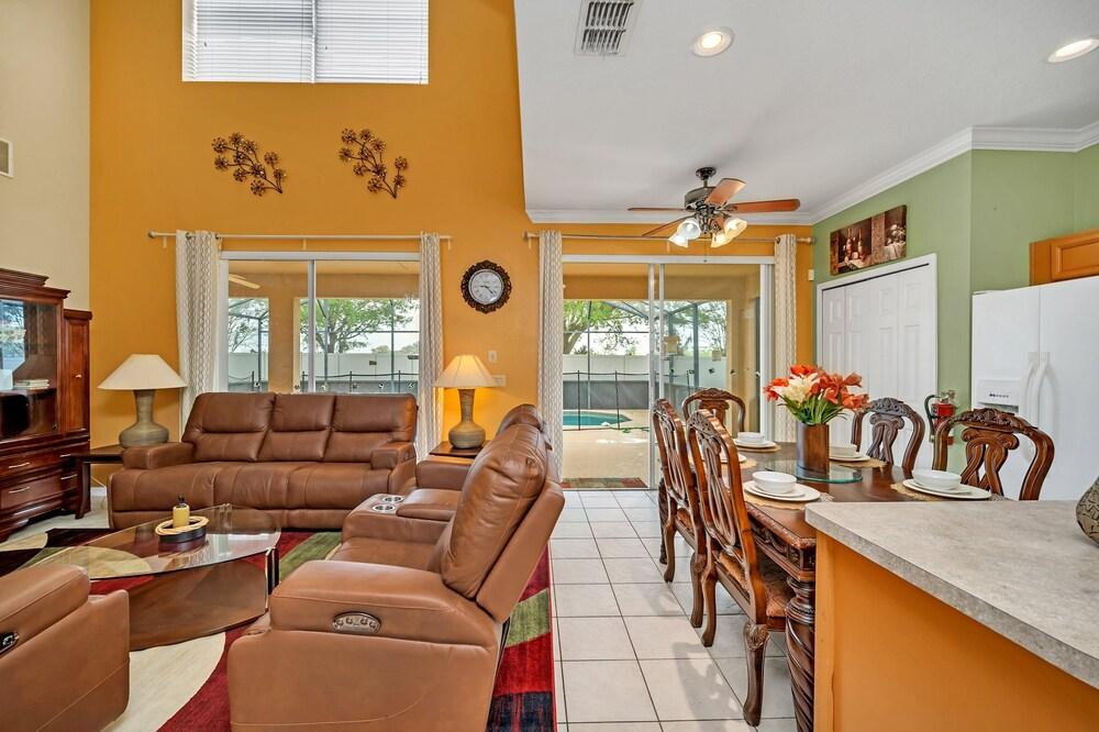 Solana Pool Home in Davenport FL