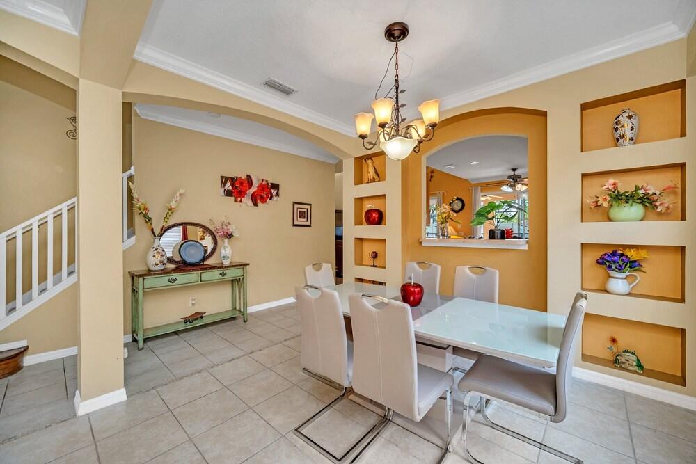 Solana Pool Home in Davenport FL