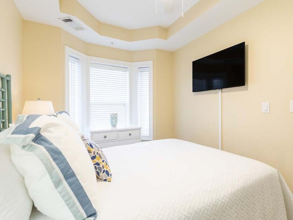 Beach House 1 by Tybee Vacation Rentals