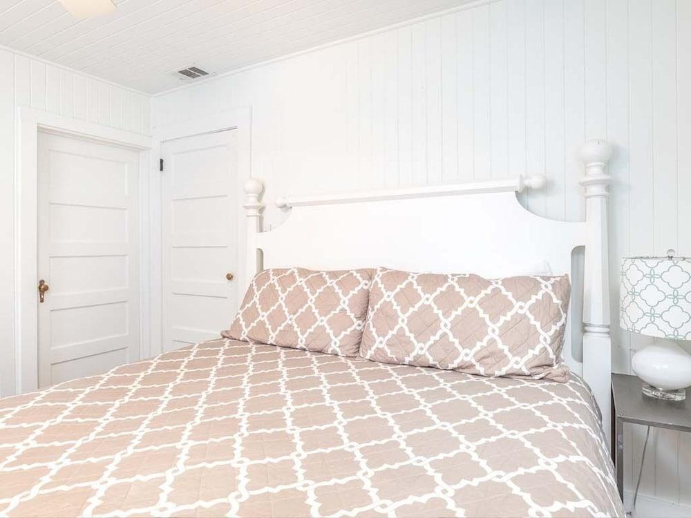 Bikini Bottom by Tybee Vacation Rentals