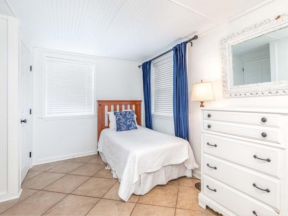 Bikini Bottom by Tybee Vacation Rentals
