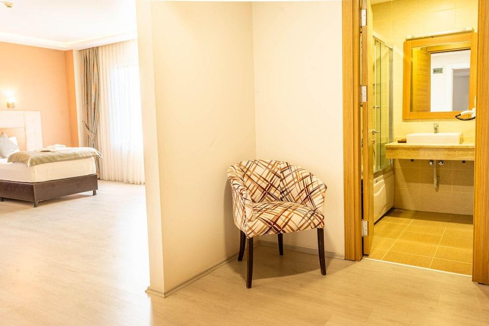 Westport İstanbul Hotel