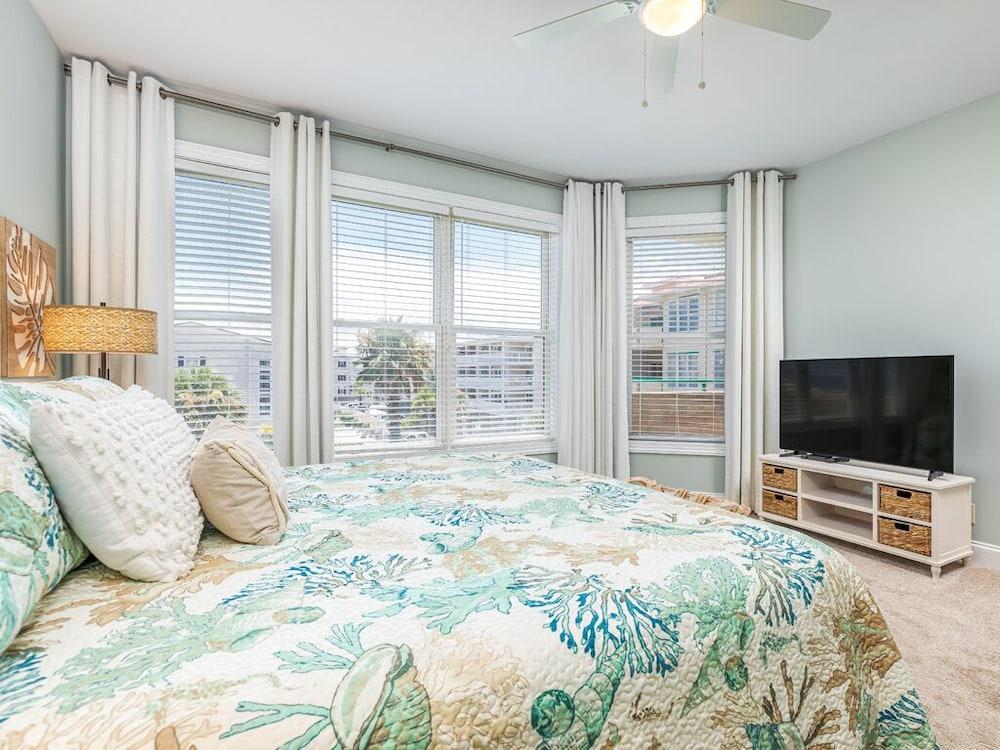 Desoto Beach Club 206