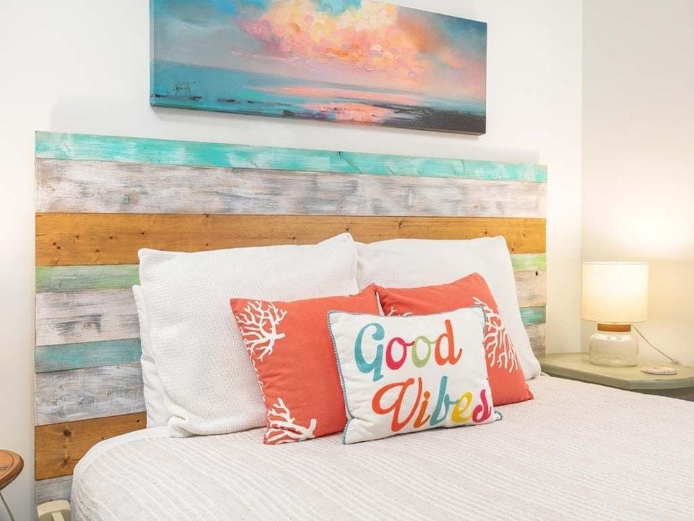 Live Oaks Cottage by Tybee Vacation Rentals